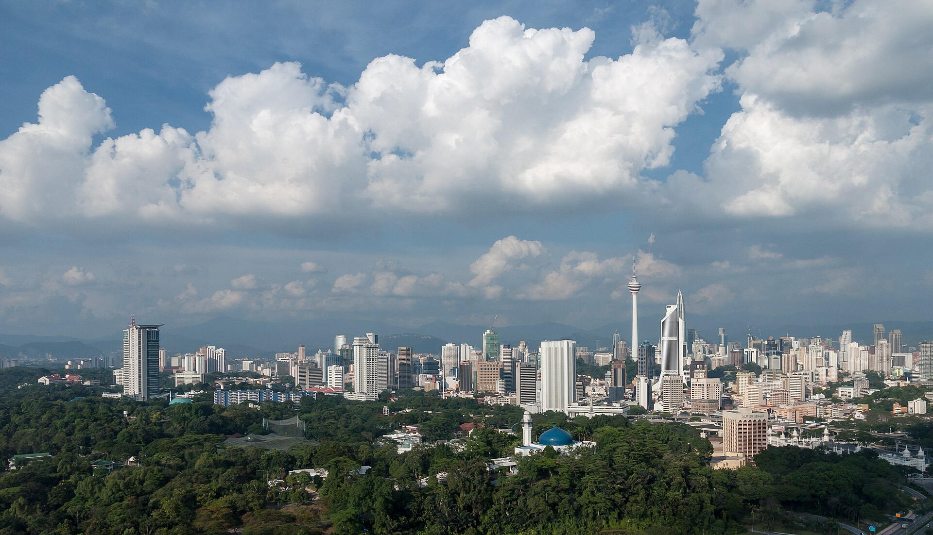 PayNet links Malaysian bank apps to Alipay+ QR merchants in five markets